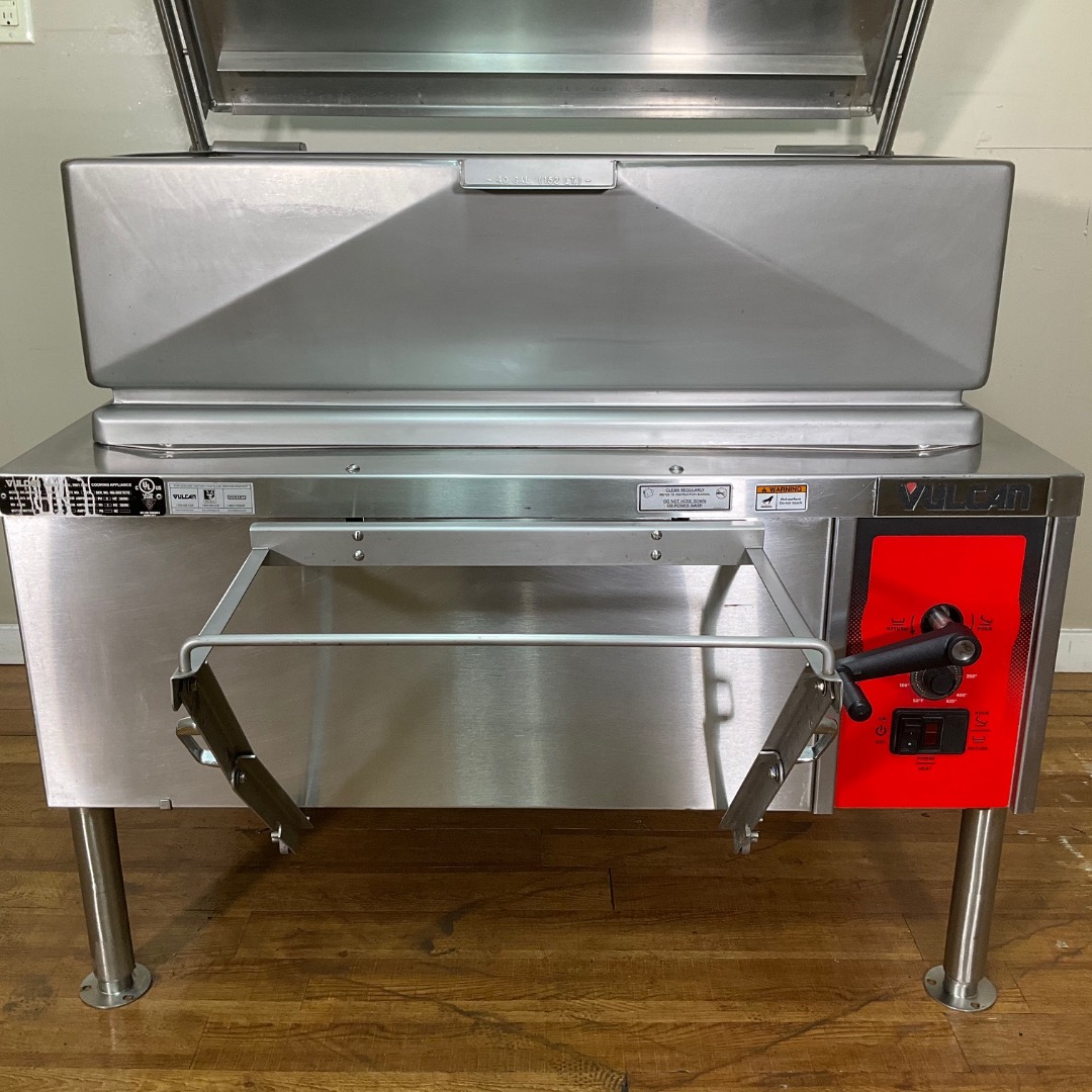 Used Vulcan 40 Gallon Electric Manual Tilt Skillet VE40 From School
