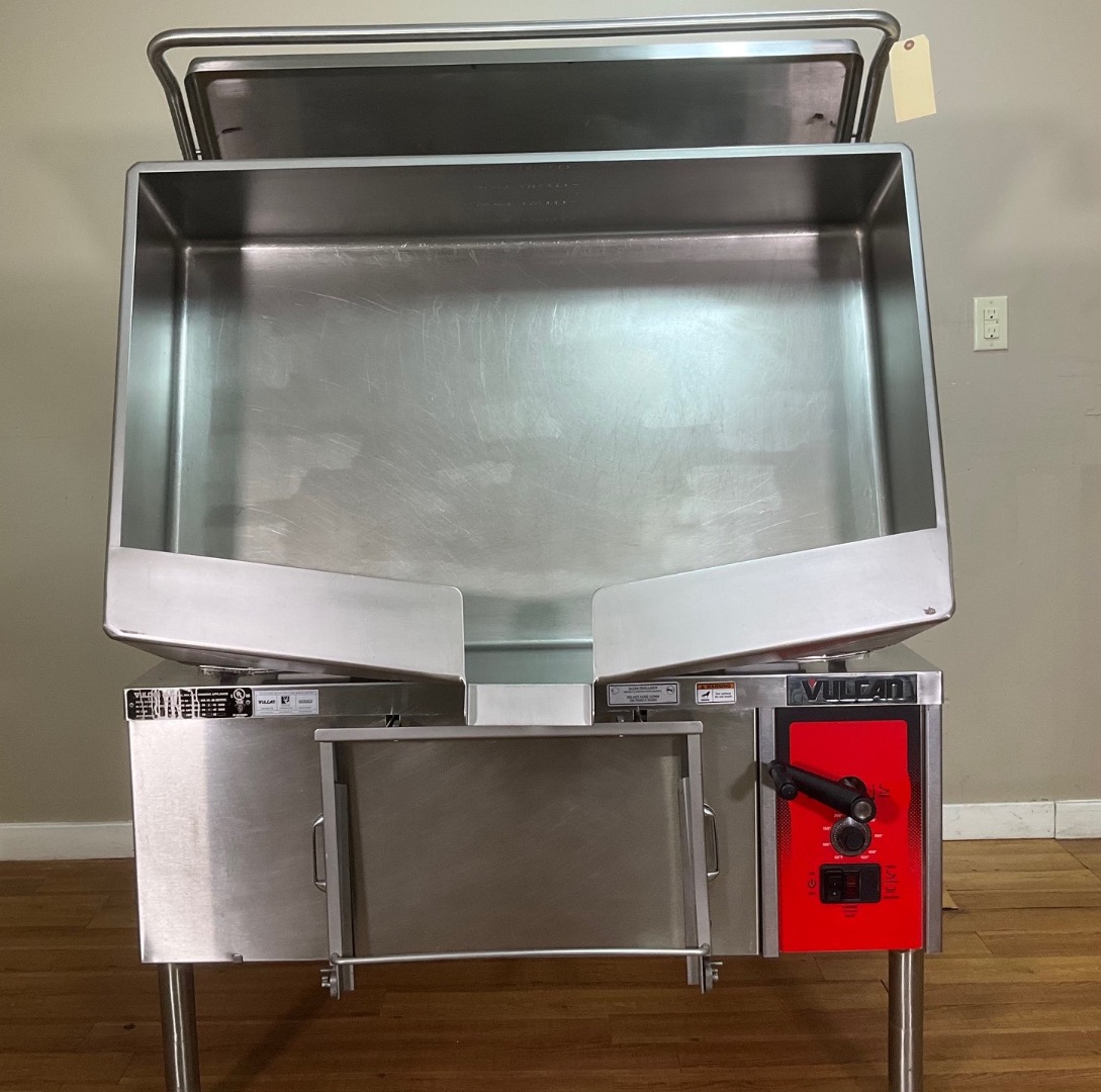 Used Vulcan 40 Gallon Electric Manual Tilt Skillet VE40 From School