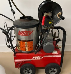 Hotsy 555SS 2.2GPM @ 1300PSI Hot Pressure Washer with Real Used, Tested Good